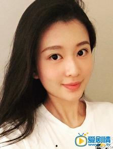 乔欣简介和背景,从校园新星到影视圈实力派，她的成长之路